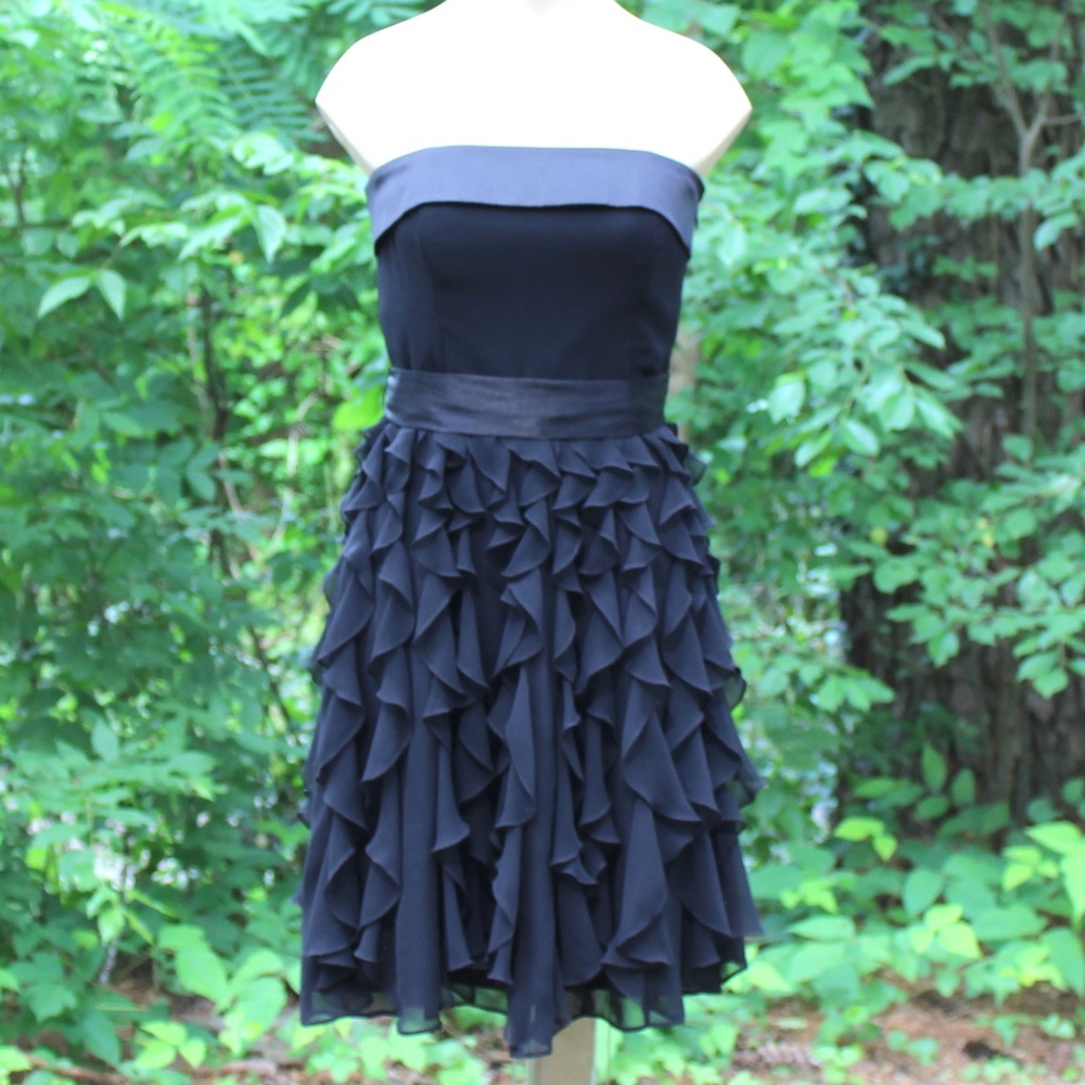 White House Black Market LBD Ruffled Dress Sz 0